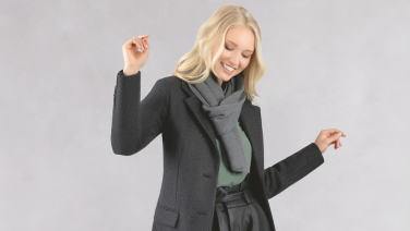 Tying a scarf - 4 stylish variations for the perfect outfit