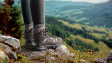 Out into nature! The perfect shoes and socks for hiking